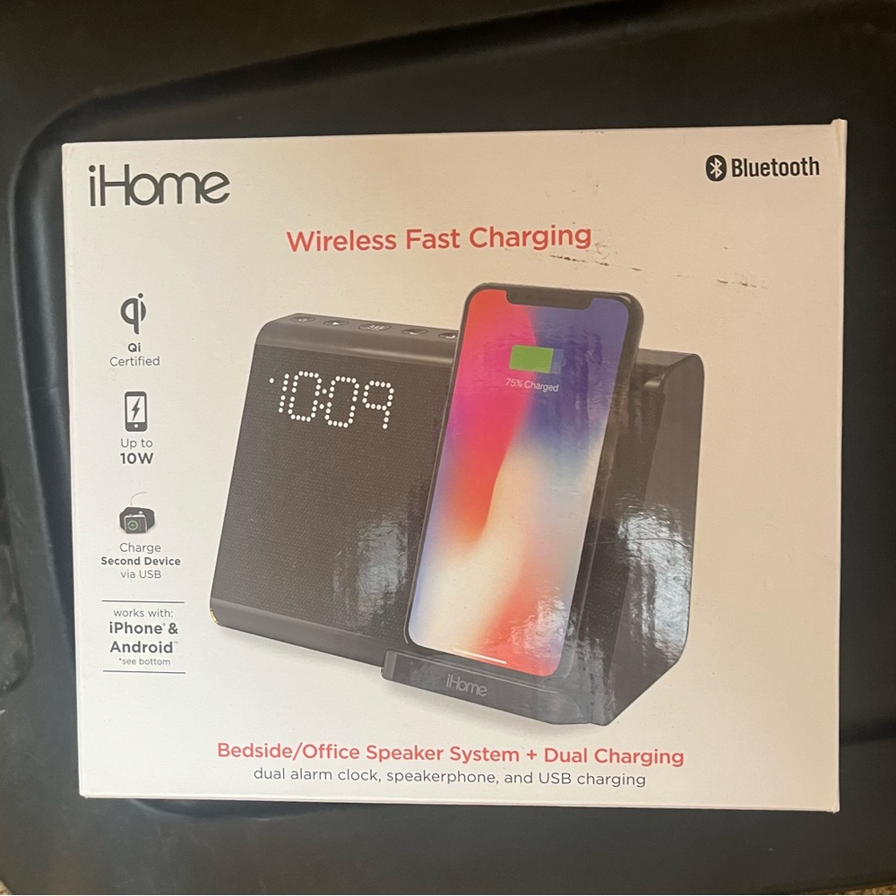 iHome Wireless Fast Charging Speaker - Black